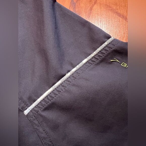Brooks Men's Charcoal and Olive Windbreaker - Picture 11 of 14